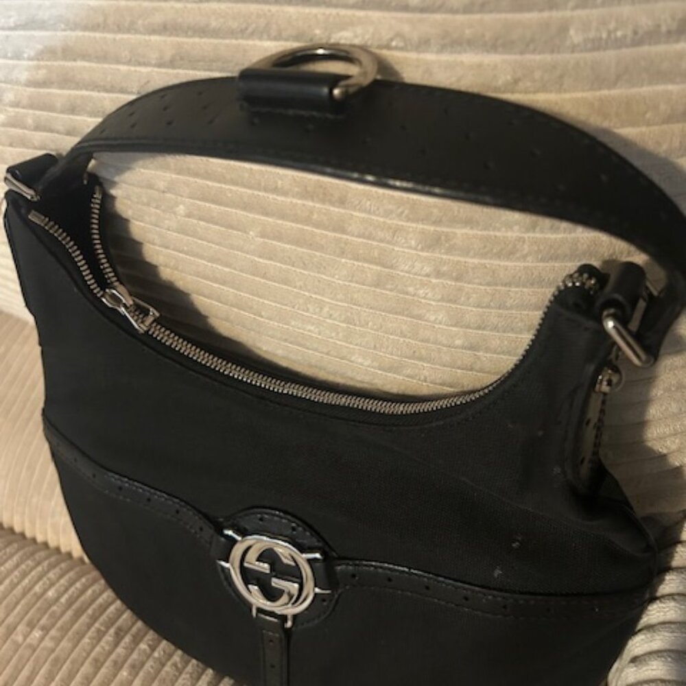 BLACK GUCCI PURSE